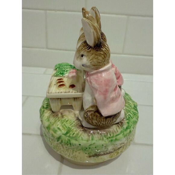 Flopsy, Mopsy & Cottontail - Beatrix Potter-Music Box by Schmid - Picture 5 of 6